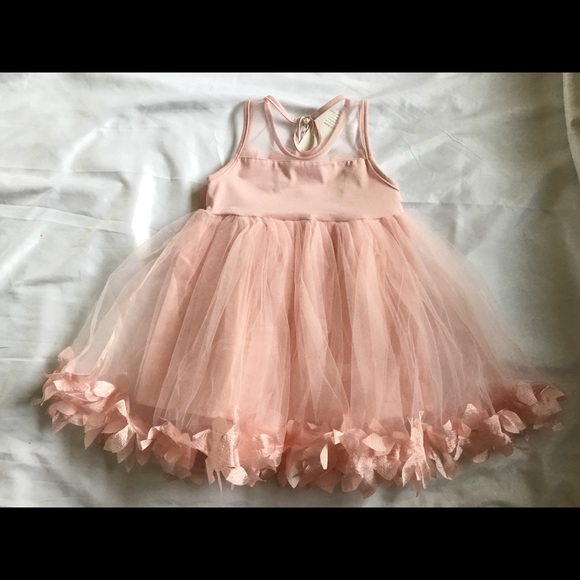 Fluttery flowered dress - Picture 2 of 3